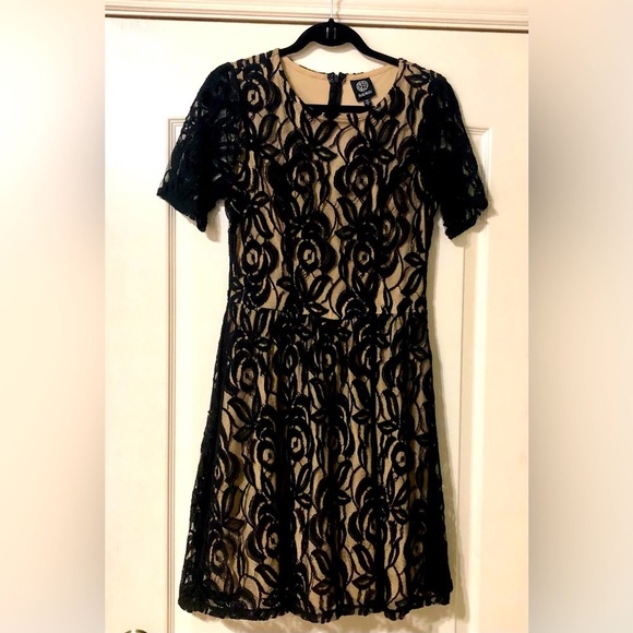 Bobeau Short Sleeved Knee Length Dress - Picture 3 of 4